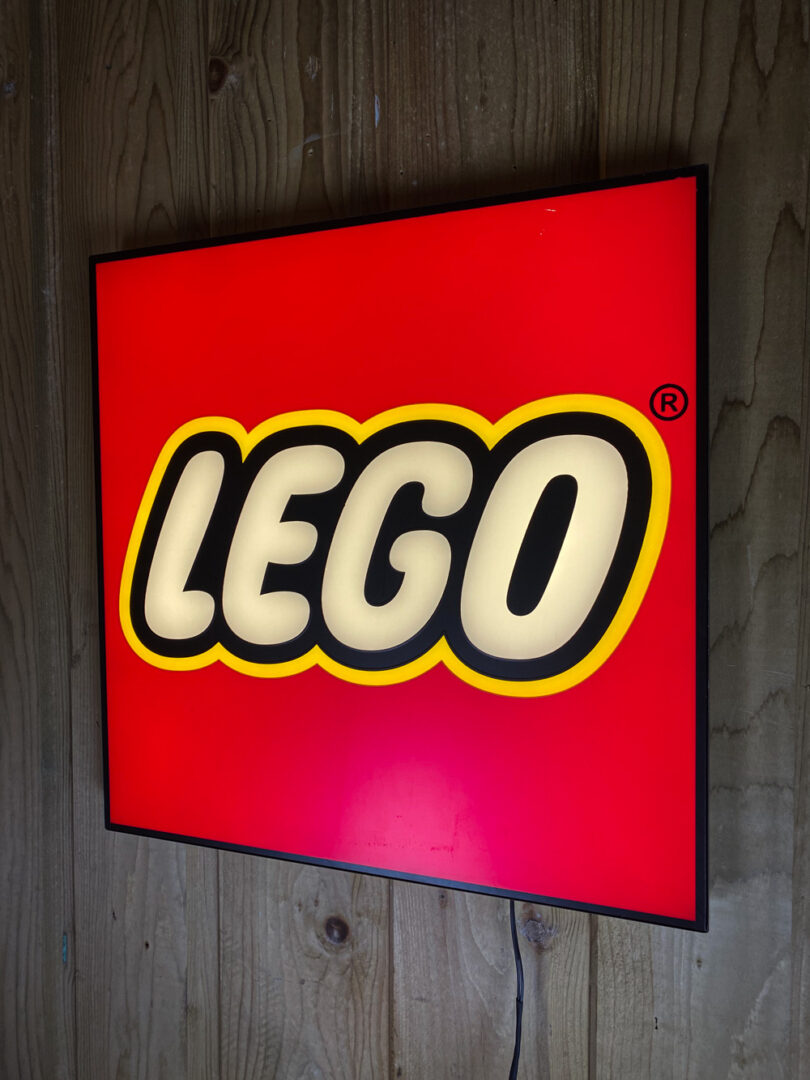 Enseigne murale Lego