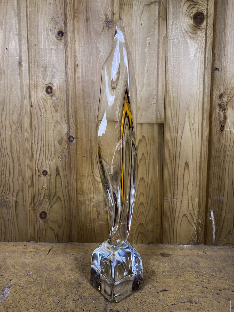 Sculpture d'une flamme en cristal de daum