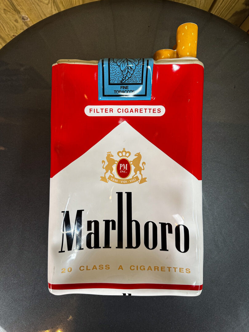 marlboro XXL ashtray