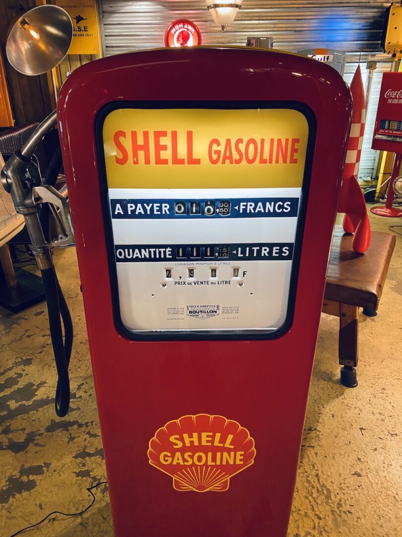 Vielle pompe à essence shell