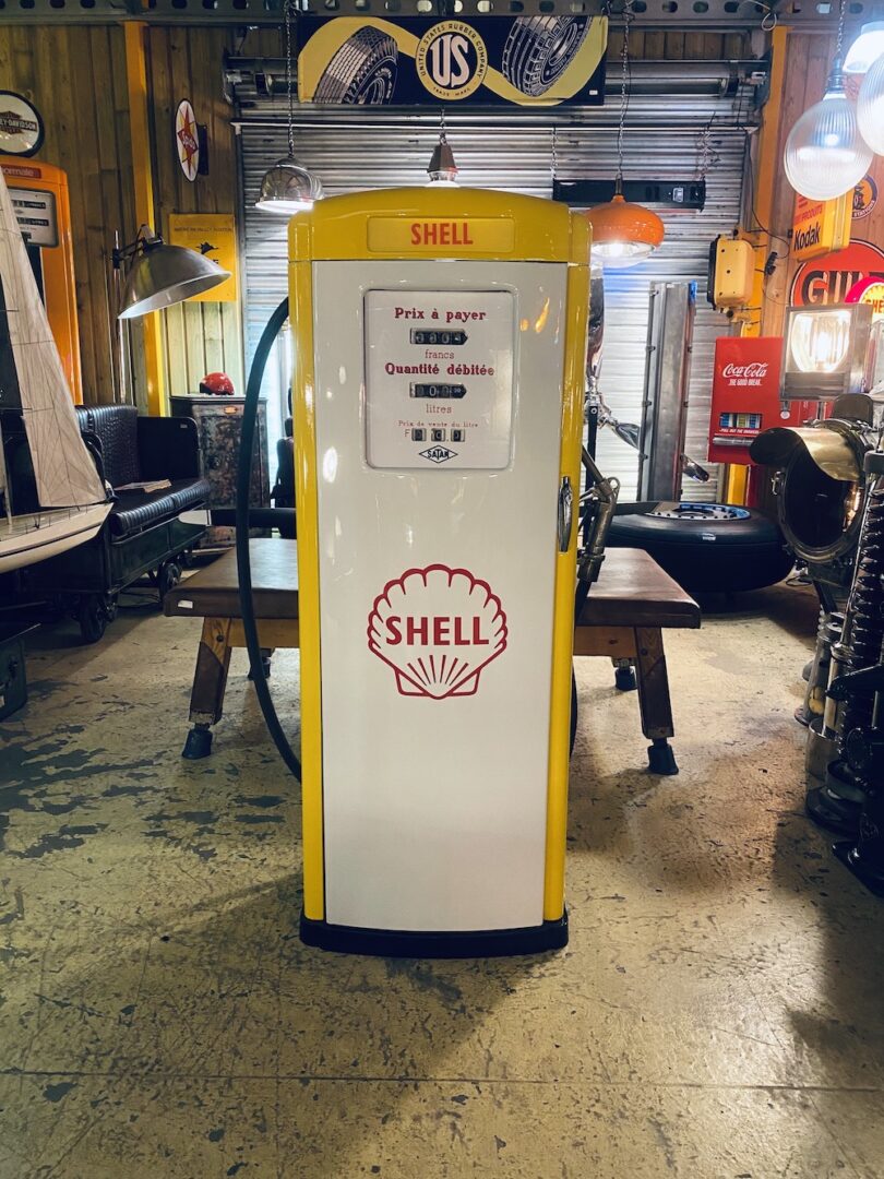 Pompe à essence shell collection