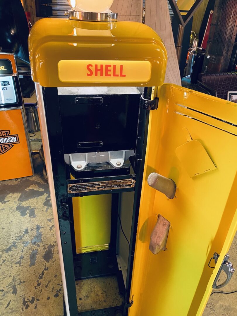 Pompe à essence shell vintage