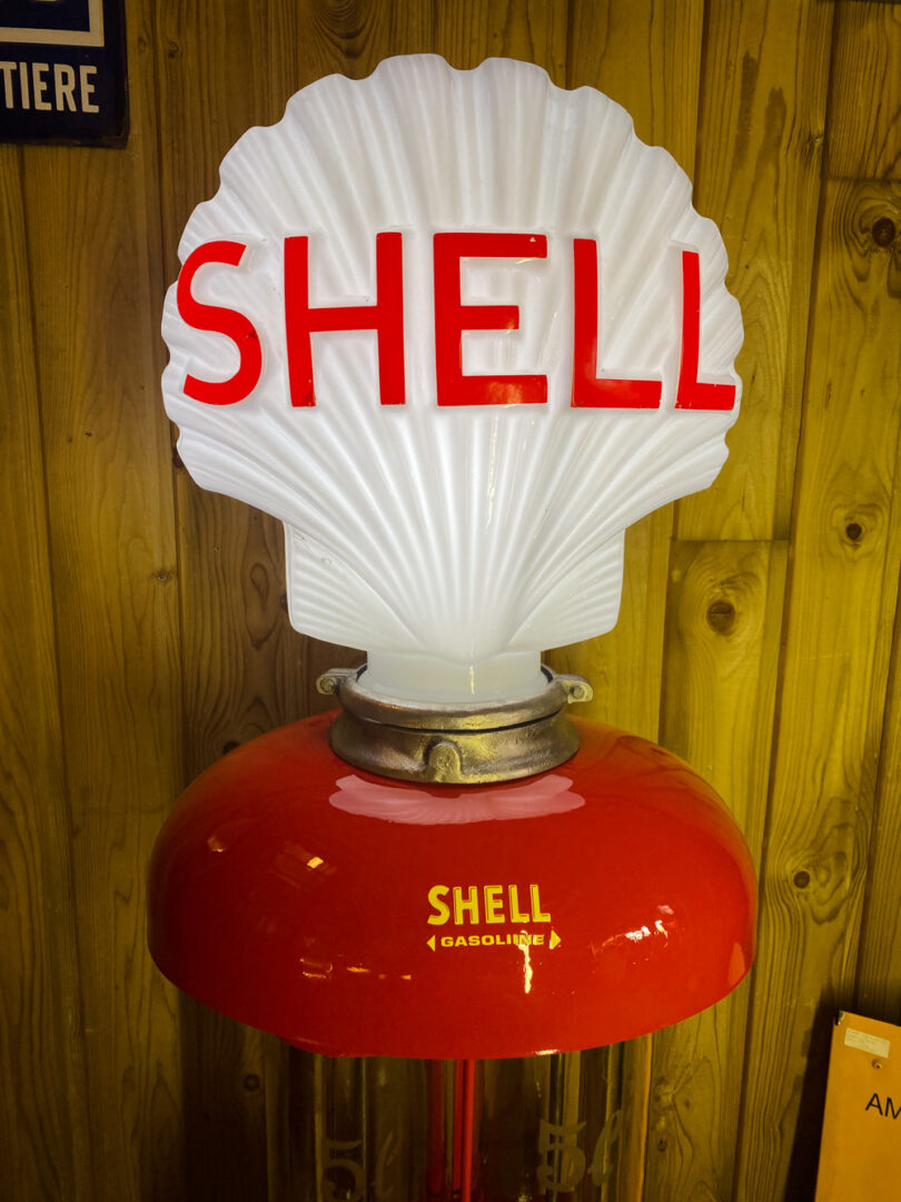 Pompe à essence vintage Shell