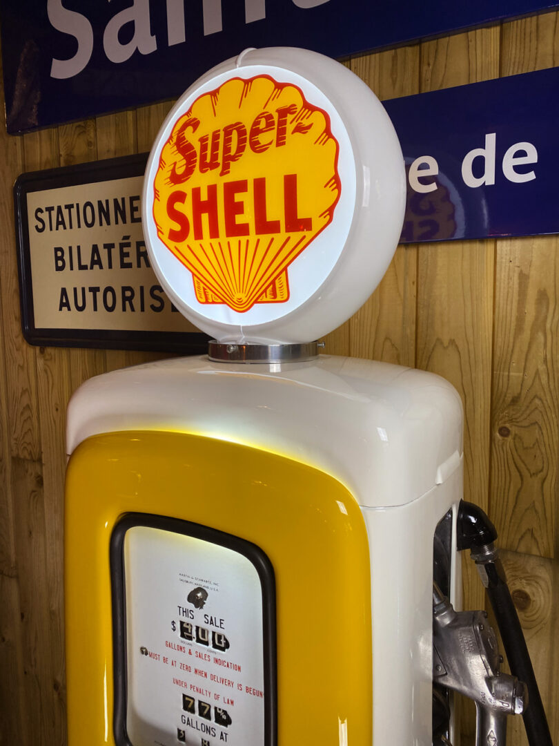 Pompe à essence vintage Shell