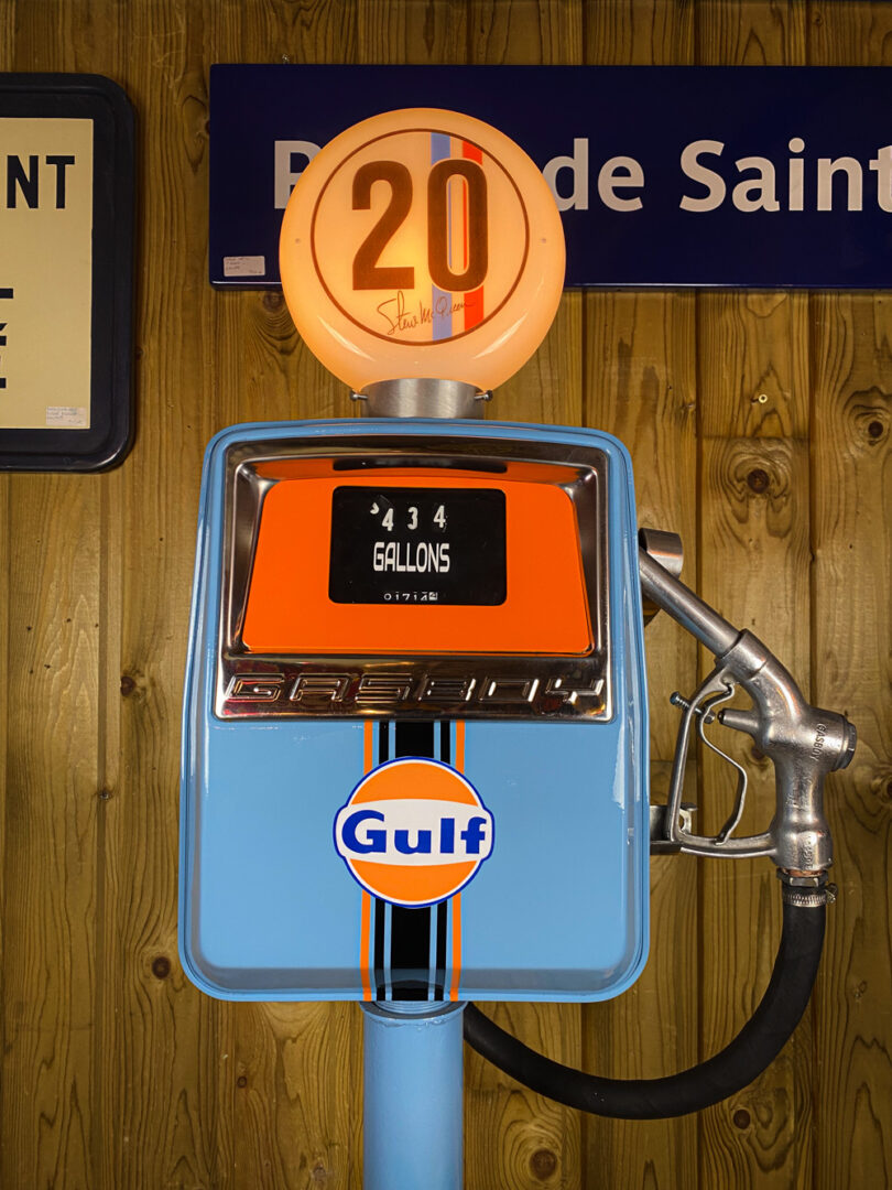 Pompe à essence Gulf vintage