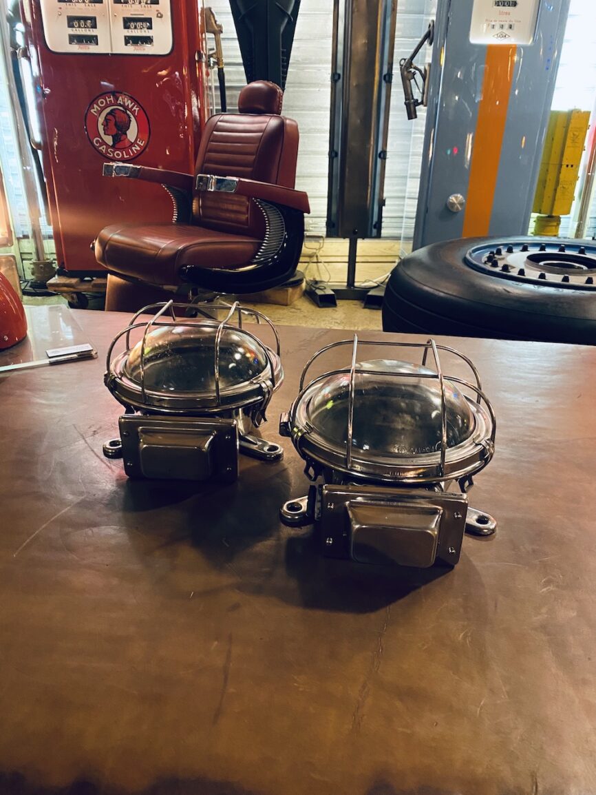 Paire de lampes nautiques