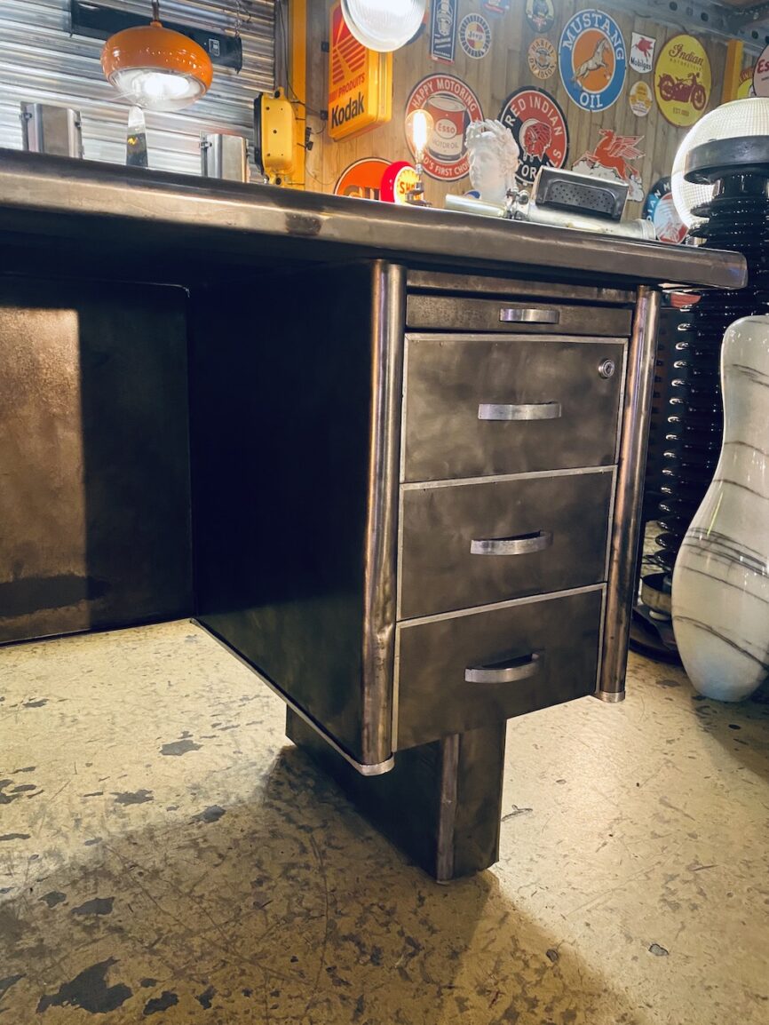 mobilier industriel ancien strafor