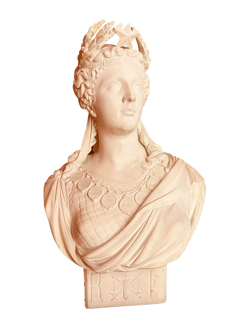 Buste de Marianne en terre cuite