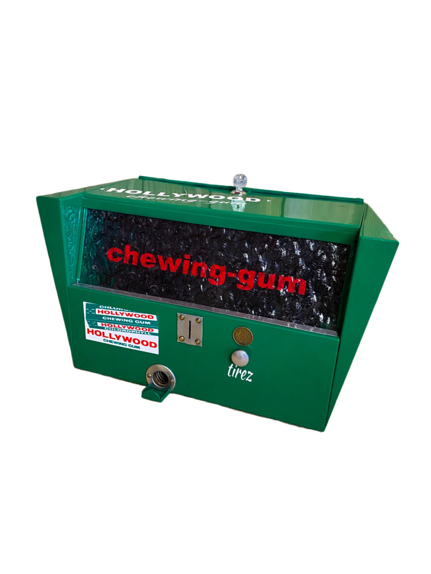 Distributeur de bonbons vintage