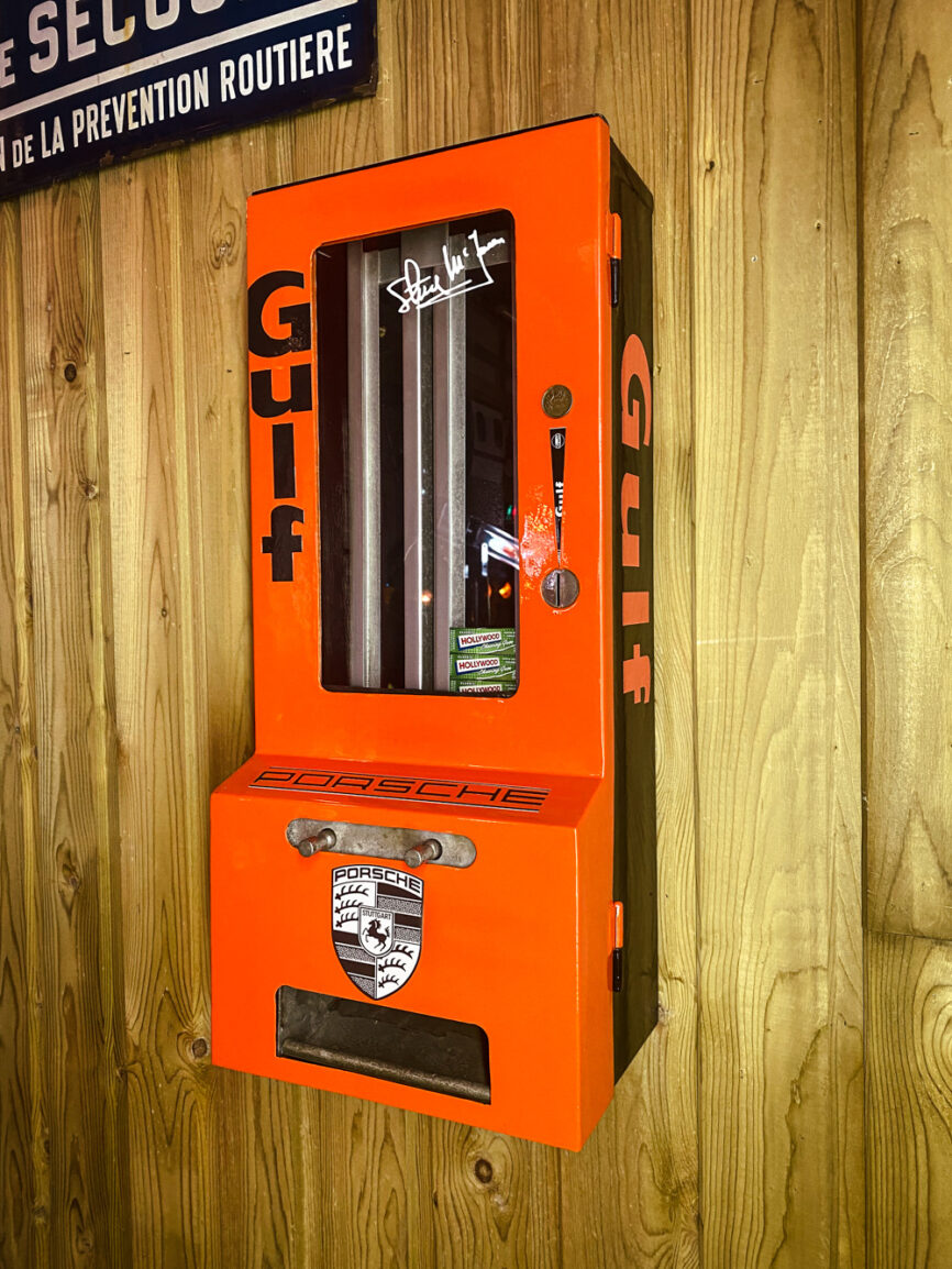 Distributeur de bonbon ancien