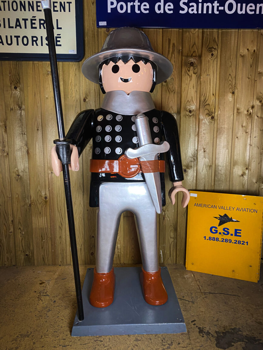 Statue playmobil géant
