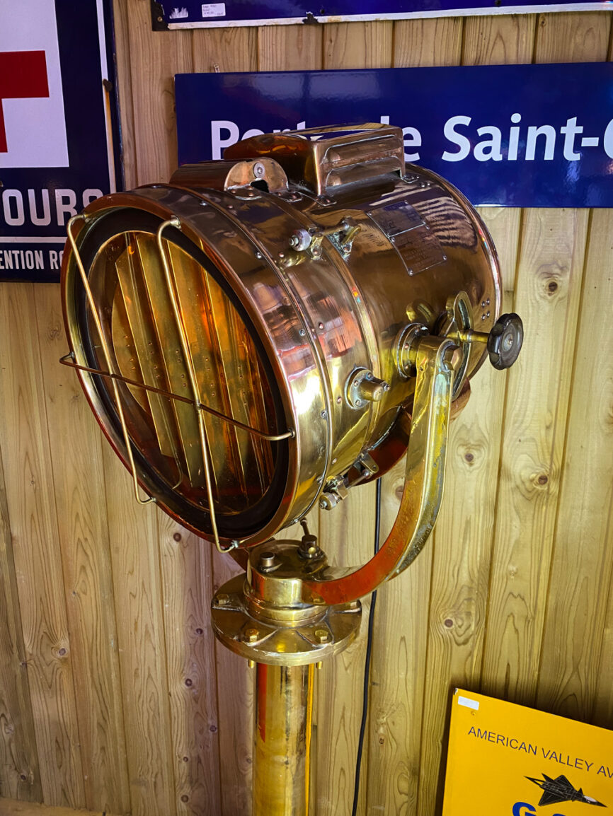 Projecteur marine vintage en laiton