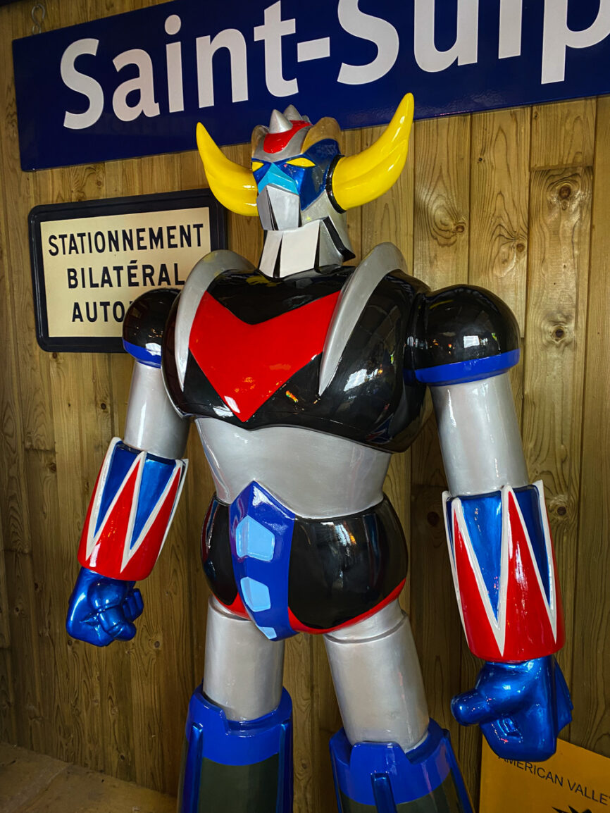 Rare statue géante de Goldorak