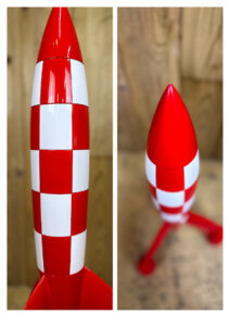 Fusée Tintin Grand Format 53 Cm – Objet De Collection Avec Socle – Édition Limitée 2023 – NEUVE