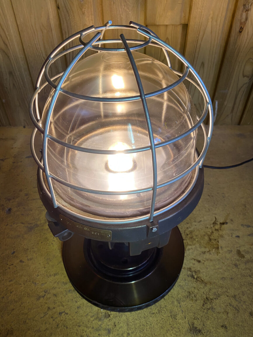 Projecteur vintage en fonte