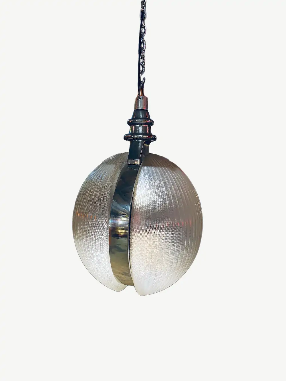 Parisian shell suspension lamp