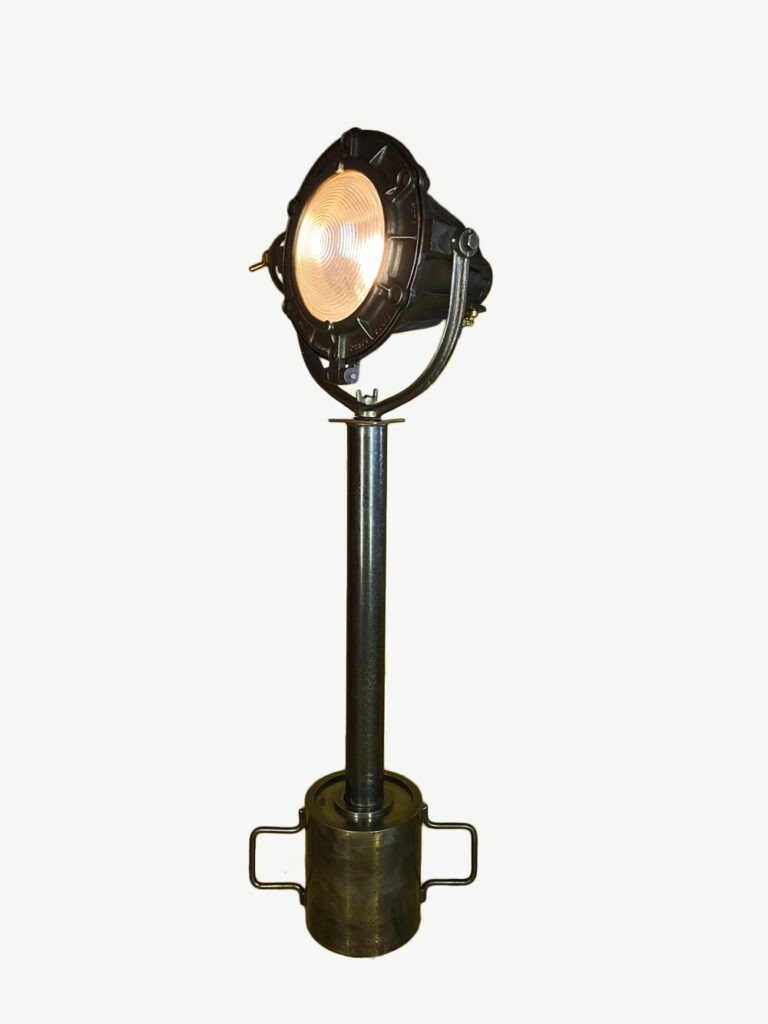 projecteur industriel sur pied