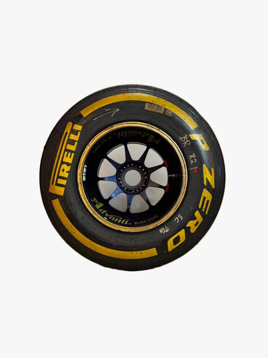 roue de formule 1 pneu slick