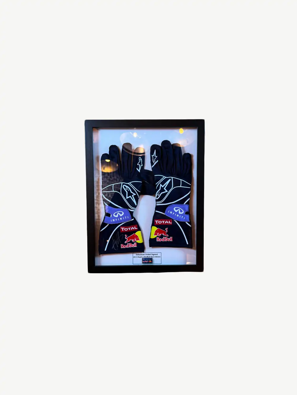 Gants dédicacés Sebastian Vettel