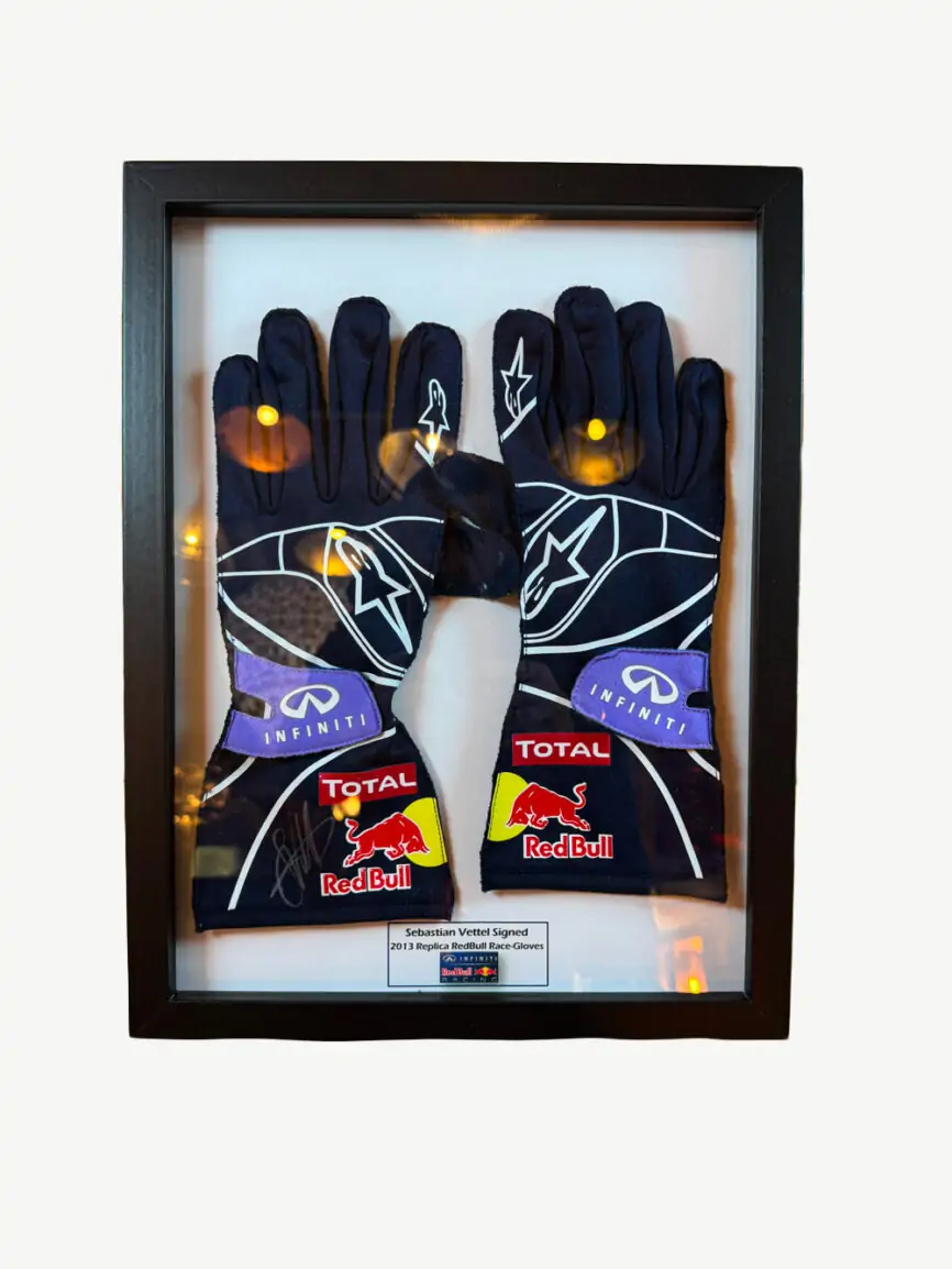 Gants dédicacés Sebastian Vettel officiels