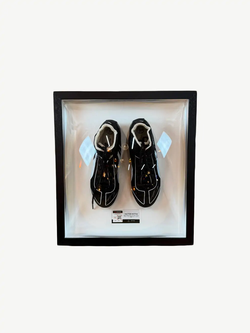 Racing boots Valtteri Bottas 45x50x35cm signed and certified