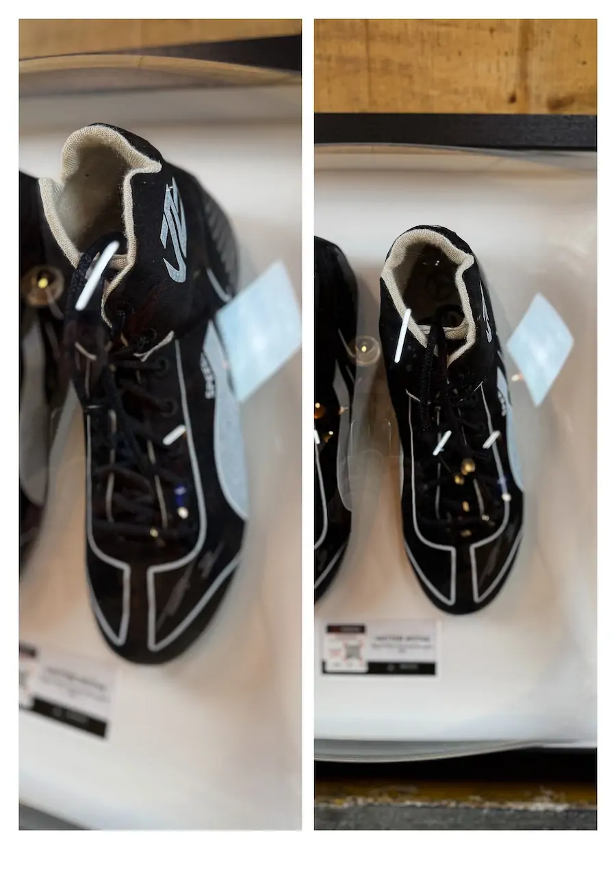 Racing boots Valtteri Bottas 45x50x35cm signed and certified - Image 3