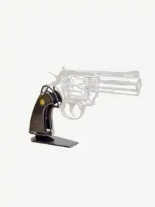 White Revolver par Jean Octobon