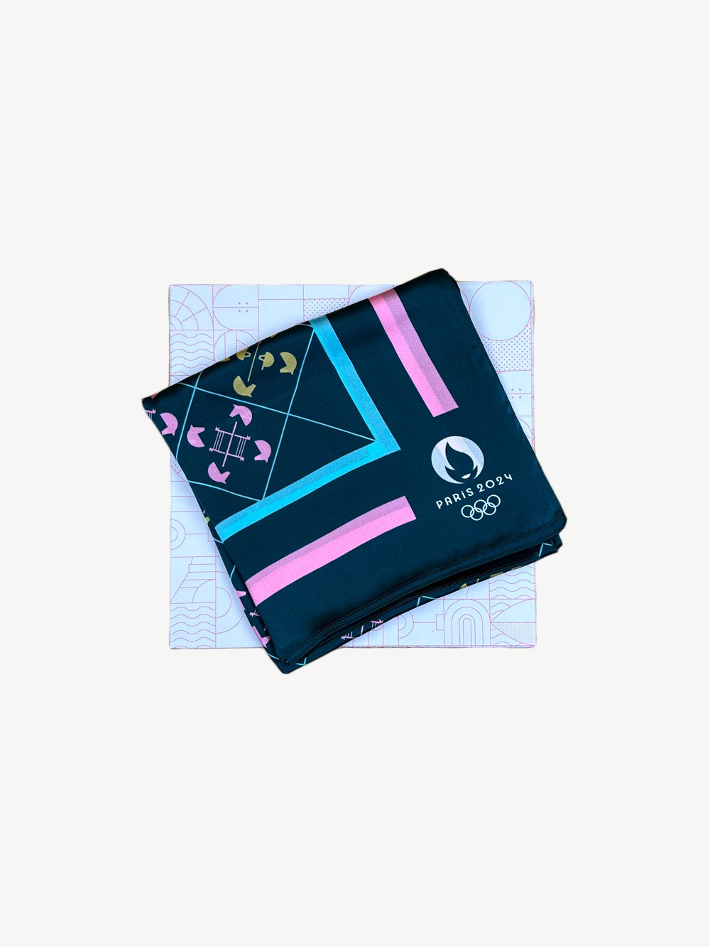 Carré de soie Paris 2024 80cm new in box