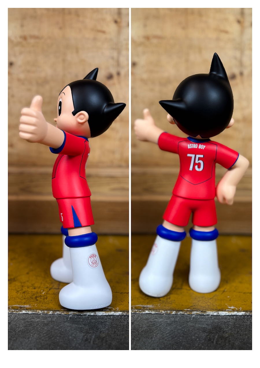 statue Astro Boy Paris Saint Germain Rouge