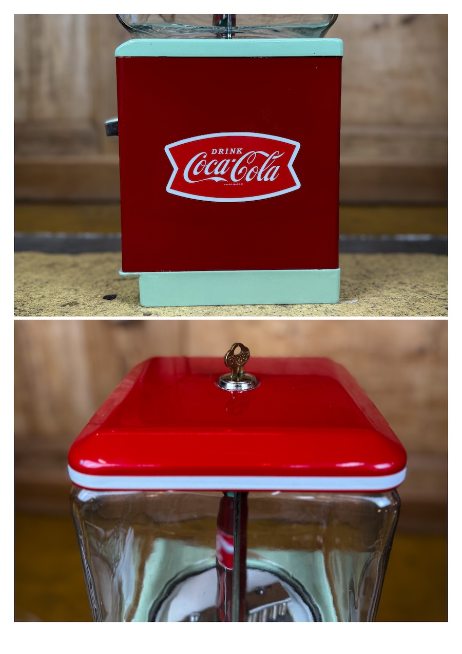 Distributeur ancien Northwestern rouge Coca