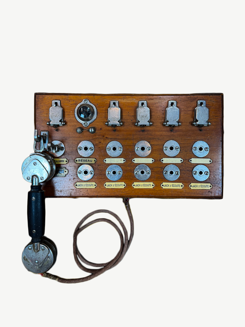 Central téléphonique mural vintage