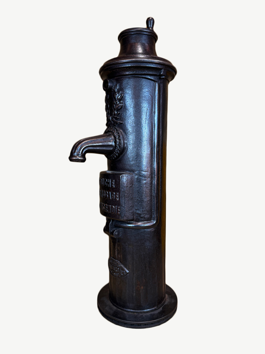 Fontaine de rue Bayard vintage