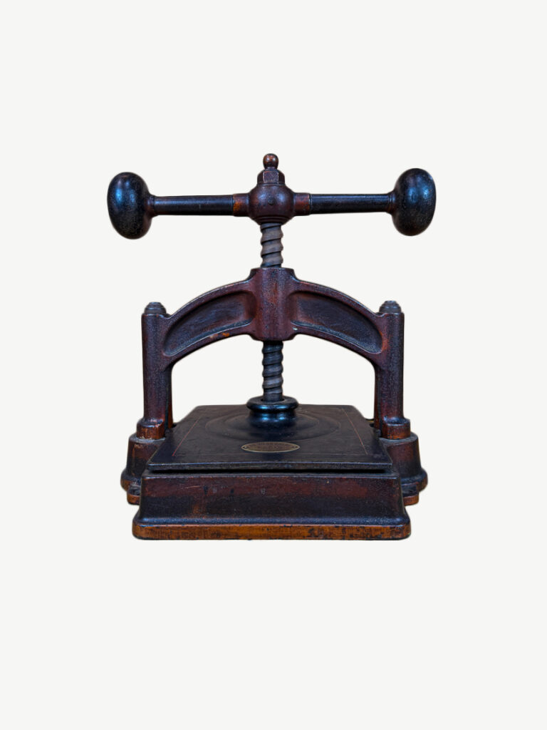 Presse de notaire ancienne